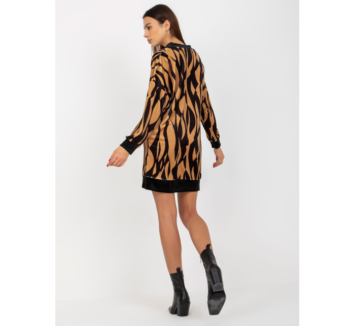 Tmavobéžové a čierne velúrové šaty s leopardím vzorom od RUE PARIS