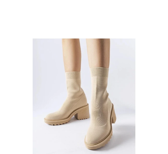 Topánky na podpätku model 206510 Solea Topánky na podpätku model 206510 Solea