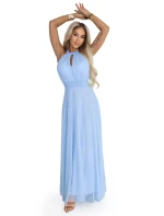 Elegantní maxi večerní šaty na ramínka s a zavazováním v pase modré model 22004204 - numoco basic Elegantní maxi večerní šaty na ramínka s a zavazováním v pase modré model 22004204 - numoco basic