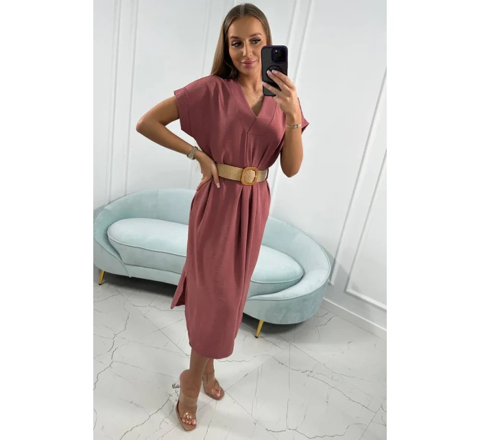 Šaty s ozdobným pásom tmavoružové