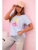 Dámska bavlnená blúzka s krátkymi rukávmi a farebnou potlačou modrá Dámska bavlnená blúzka s krátkymi rukávmi a farebnou potlačou modrá