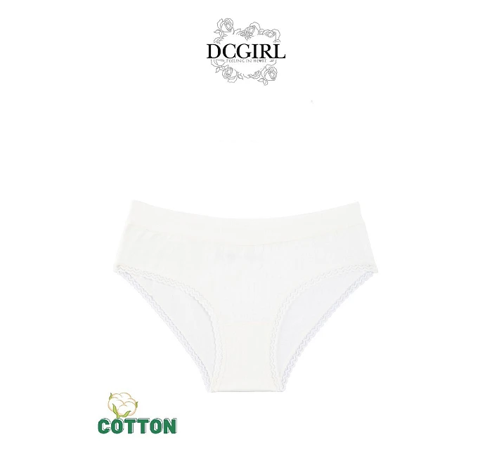 A'2 model 22110354 - DC Girl