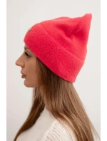 Dámska čiapka z mäkkej alpaky s ozdobnou plaketou malinová Dámska čiapka z mäkkej alpaky s ozdobnou plaketou malinová