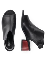 Pohodlné kožené sandále Remonte W RKR654