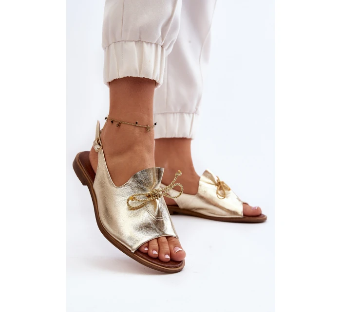 model 21646277 Kožené Ploché Sandály Zlaté - Zazoo
