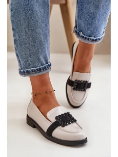 Lakierowane Mokasyny Damskie Z Ozdobą Jasnoszare Vinceza 58389