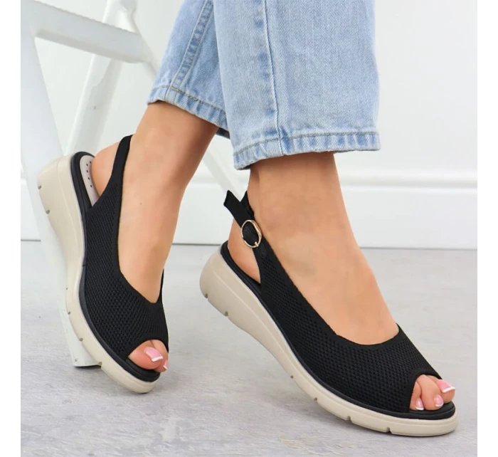 Dámske textilné sandále na platforme čierne Vinceza 97303