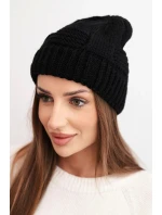Dámska akrylová zimná čiapka s ozdobným úpletom K462 čierna