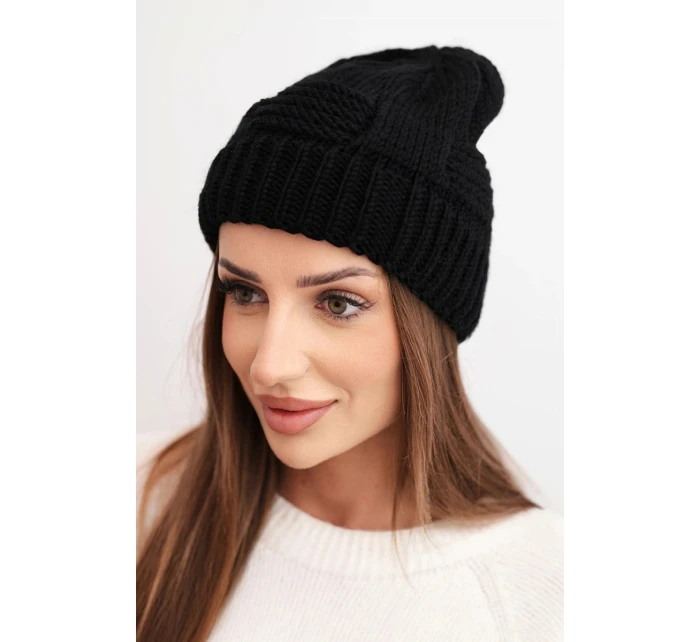 Dámska akrylová zimná čiapka s ozdobným úpletom K462 čierna