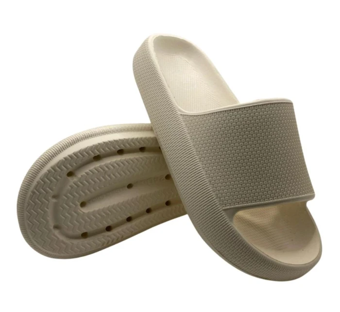 Dámské pěnové žabky na  model 21816036 - Outhorn