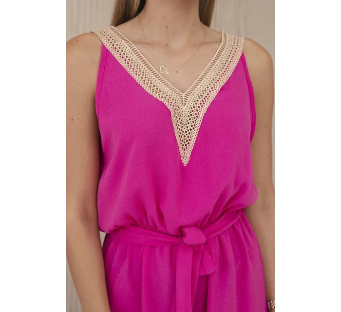 Krátky overal s ozdobnou fuksiovou čipkou