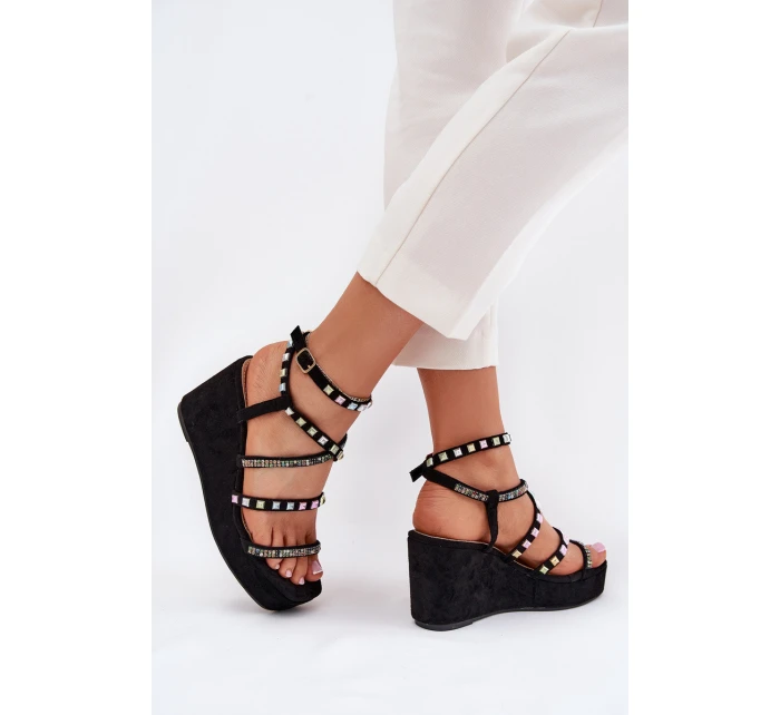 Dámské Sandály Na Klínu Se Na Černé model 21702805 - Boto Dámské Sandály Na Klínu Se Na Černé model 21702805 - Boto