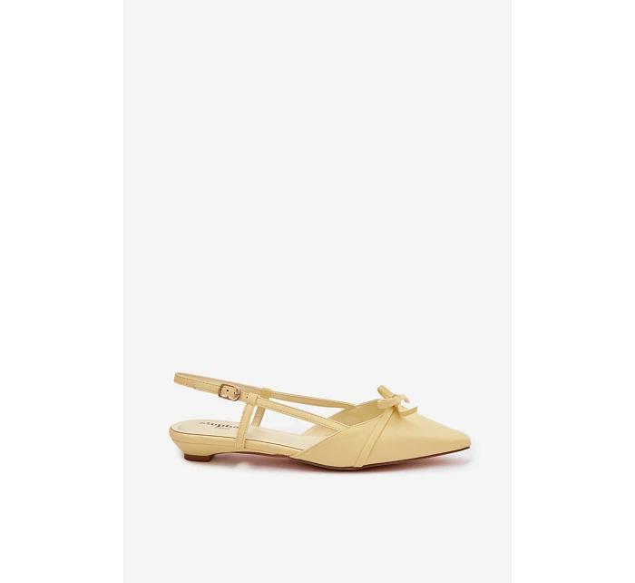 Dámské sandály z umělé kůže na nízkém podpatku model 22107051 - Boto Dámské sandály z umělé kůže na nízkém podpatku model 22107051 - Boto