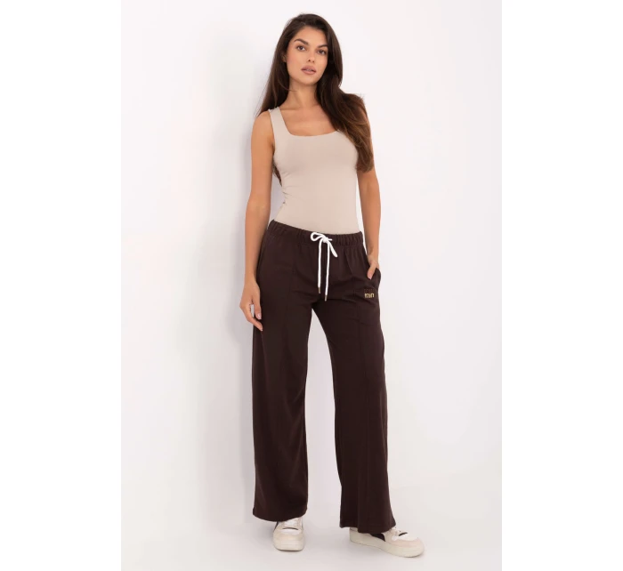 Tepláky model 216506 Relevantnosť