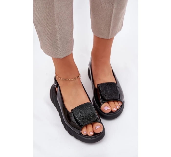 Model topánok na klinoch 213002 Krok v štýle Model topánok na klinoch 213002 Krok v štýle