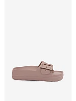 Dámské pěnové sandály na platformě s přezkou Big Star TT274A079 tmavě béžové Dámské pěnové sandály na platformě s přezkou Big Star TT274A079 tmavě béžové