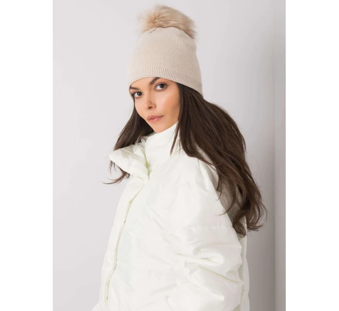 Dámská čepice JK CZ 34 model 15837361 béžová - FPrice