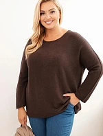 Dámsky plus size sveter s lodičkovým výstrihom hnedý