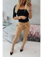 Kožené kalhoty zavazované vpředu v béžové barvě