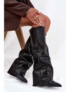 Dámske zateplené čižmy s vyvýšenou manžetou na päte - čierne Elivira