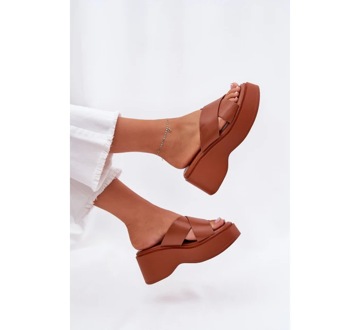 Dámské sandály na platformě a klínu camel model 21687265 - Boto Dámské sandály na platformě a klínu camel model 21687265 - Boto