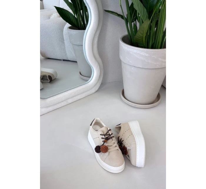 Dámské tenisky na platformě s ozdobnými béžové model 21919545 - Boto