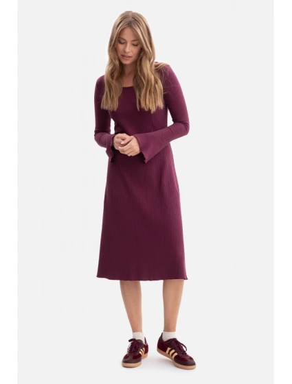 Midi šaty z úpletu švestka model 21379962 - BeWear