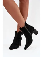 Dámske semišové čižmy na podpätku so zdobením D&A - čierne Dámske semišové čižmy na podpätku so zdobením D&A - čierne