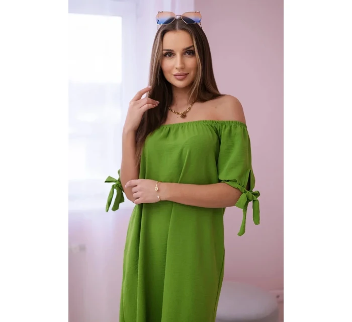 Šaty viazané na rukávoch olivové Šaty viazané na rukávoch olivové