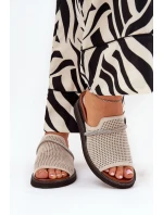 Klapki Damskie Na Koturnie Z Ozdobnym Paseczkiem Beżowe Teriwes Klapki Damskie Na Koturnie Z Ozdobnym Paseczkiem Beżowe Teriwes