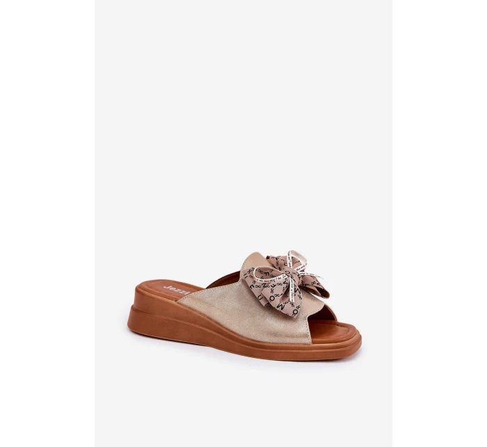 Dámské Pantofle Na Klínu S Mašlí Zlaté model 21692807 - Boto Dámské Pantofle Na Klínu S Mašlí Zlaté model 21692807 - Boto