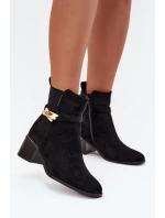 Zateplené dámské boty se zlatou ozdobou na podpatku černé model 21707037 - Boto