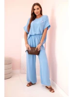 Dámska súprava z viskózy s ozdobným kvetom a širokými nohavicami - modrá