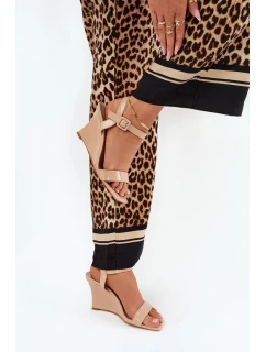 Model topánok na klinoch 210797 Krok v štýle