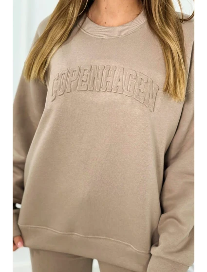 Izolovaná souprava model 18922103 tmavě béžová - K-Fashion Izolovaná souprava model 18922103 tmavě béžová - K-Fashion