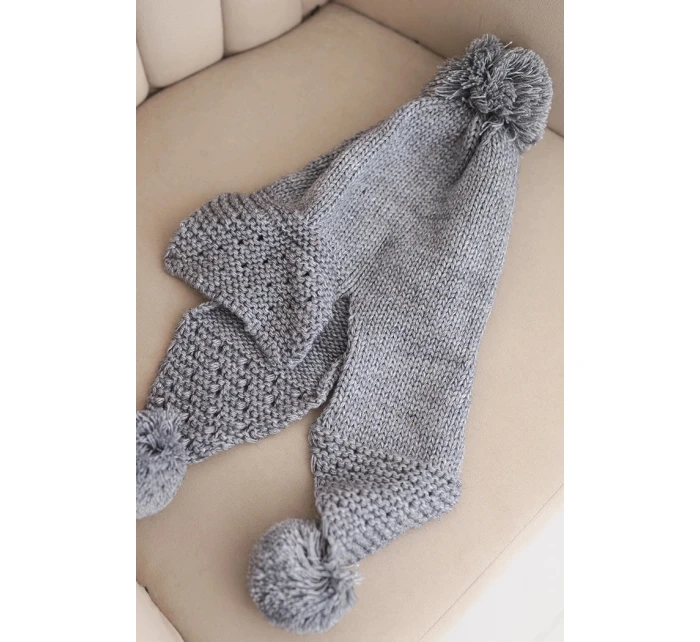 Dámska zimná čiapka s vlnou, kšiltom a bambuľkami K475 tmavosivá Dámska zimná čiapka s vlnou, kšiltom a bambuľkami K475 tmavosivá