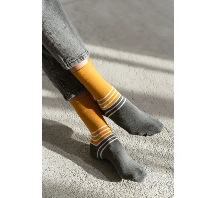 Dvojfarebné ponožky 078-172 Mustard - Viac