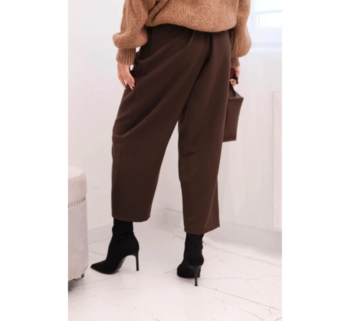 Dámské kalhoty s vysokým pasem a záhyby hnědé