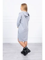 Neobmedzené šedé šaty