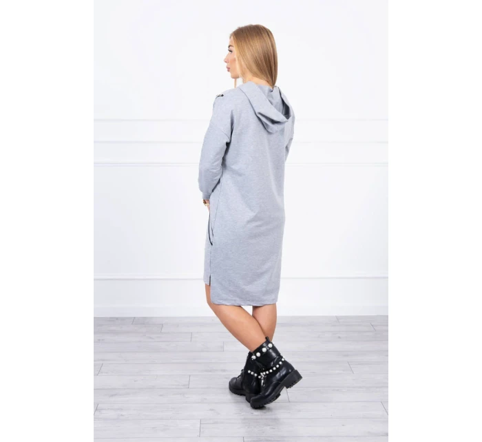 Neobmedzené šedé šaty