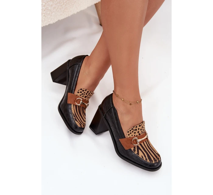 Dámské polobotky na podpatku s a zlatým detailem model 21709866 - Boto