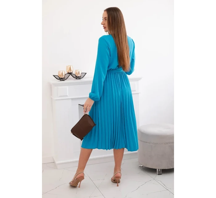 Šaty s viazaným skladaným lemom tyrkysové