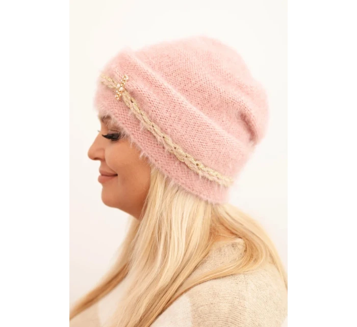 Dámska zimná kožušinová čiapka s perlami a ozdobným vzorom tmavo púdrovo ružová Dámska zimná kožušinová čiapka s perlami a ozdobným vzorom tmavo púdrovo ružová