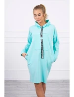 Mátové šaty s kravatou