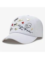Čiapka Karl Lagerfeld Charms Pins Strapback, biela – L4WH7608 Čiapka Karl Lagerfeld Charms Pins Strapback, biela – L4WH7608