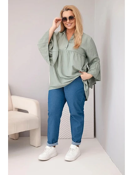 Dámská viskózová halenka Plus Size s model 22043144 rukávem a výstřihem do V khaki - K-Fashion