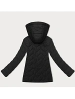 Lehká černá dámská prošívaná bunda s kapucí model 21095900 - J.STYLE Lehká černá dámská prošívaná bunda s kapucí model 21095900 - J.STYLE