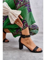 Lesklé sandály na podpatku Černé model 21608002 - Boto Lesklé sandály na podpatku Černé model 21608002 - Boto