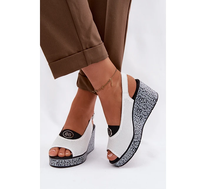 Kožené sandály na platformě model 22101381 bílé - S.Barski Kožené sandály na platformě model 22101381 bílé - S.Barski