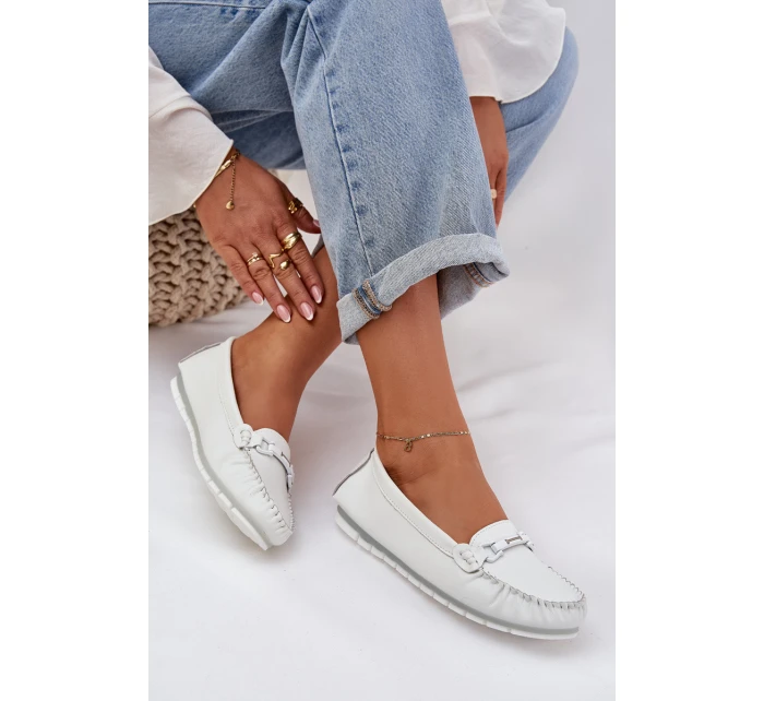 Płaskie Skórzane Mokasyny Z Ozdobą S.Barski LR51-547 Białe Płaskie Skórzane Mokasyny Z Ozdobą S.Barski LR51-547 Białe